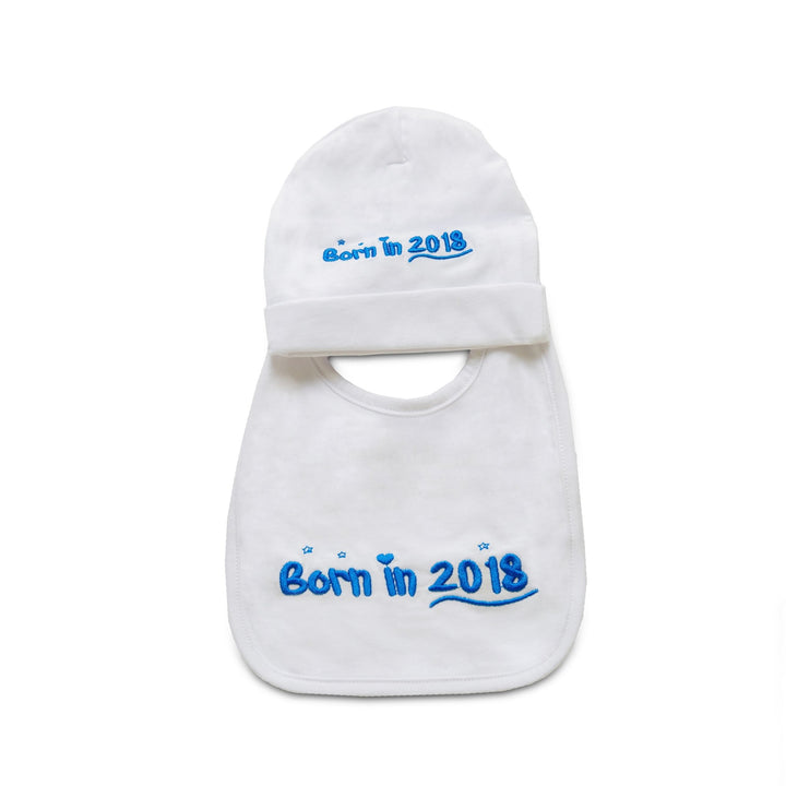A cute Born In 2018 baby bib and beanie blue gift set. 