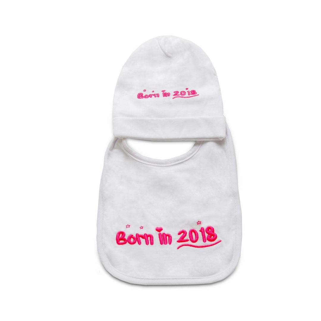 A cute Born In 2018 baby bib and beanie pink gift set. 